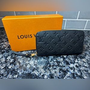 🔥🖤LV BLACK EMPREINTE ZIPPY-20 🖤🔥